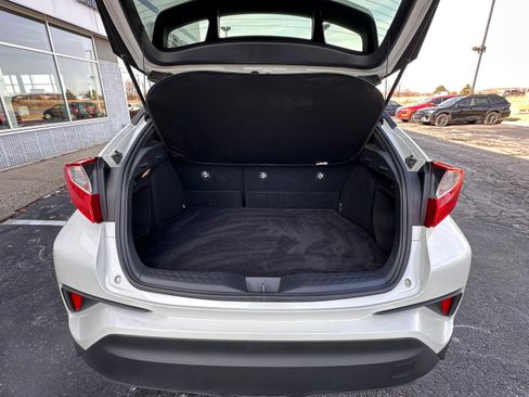 Used 2018 Toyota C-HR image 7