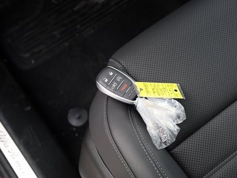 New 2025 Alfa Romeo Tonale w/ Premium Package image 32