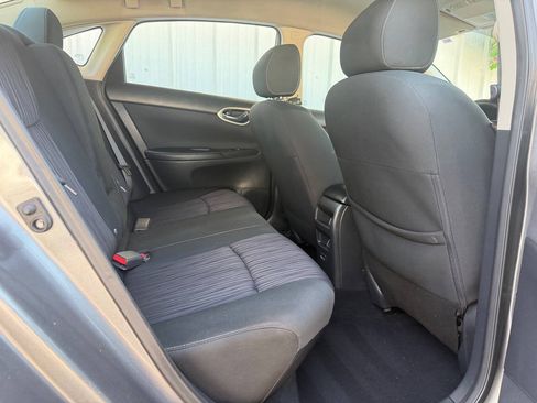 Used 2019 Nissan Sentra SV FWD image 14