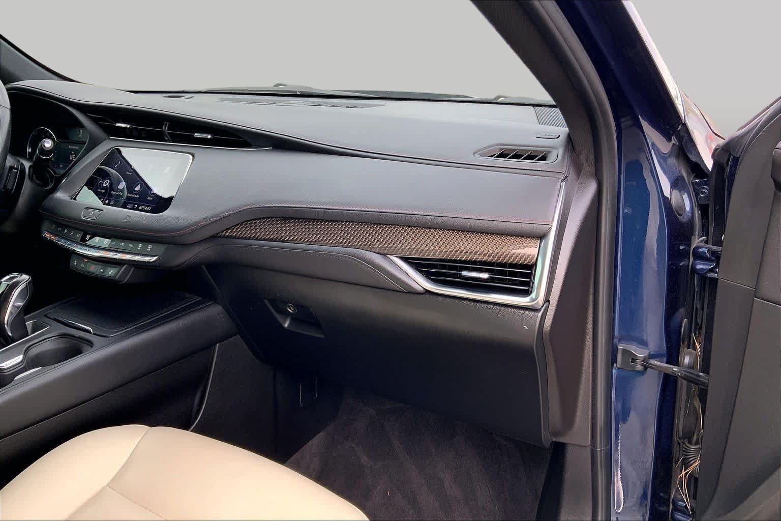 Used 2019 Cadillac XT4 Sport w/ Cold Weather Package AWD/4WD image 35