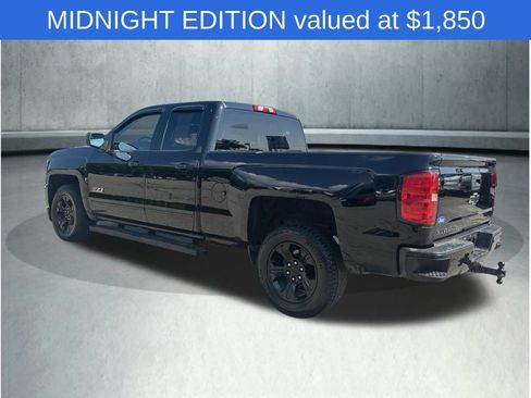 Used 2018 Chevrolet Silverado 1500 LT w/ Midnight Edition AWD/4WD image 4