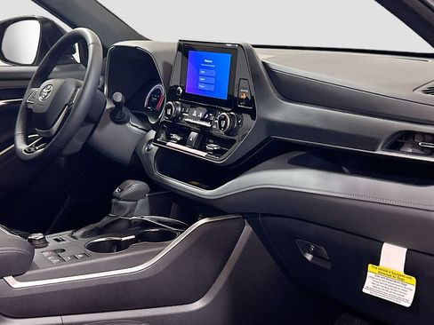New 2026 Toyota Highlander XSE AWD/4WD image 30
