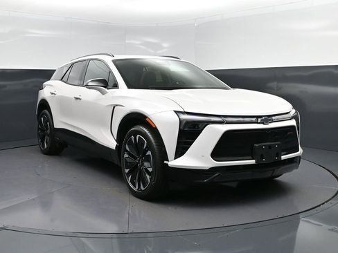 New 2025 Chevrolet Blazer EV RS w/ Super Cruise Package image 9