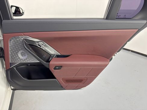 Used 2023 BMW i7 xDrive60 w/ Executive Package 2 image 57