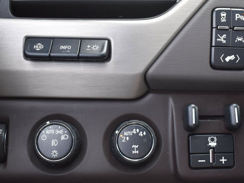 Used 2019 GMC Yukon Denali w/ Denali Ultimate Package image 19