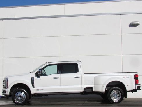 Used 2024 Ford F450 Platinum w/ Camper Package image 4