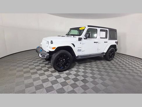 Used 2022 Jeep Wrangler Unlimited Sahara AWD/4WD image 48