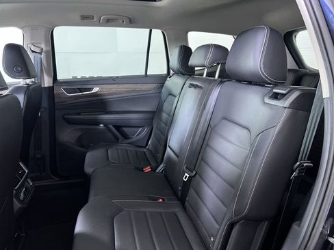 New 2025 Volkswagen Atlas SEL image 23