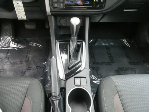 Used 2019 Toyota Corolla LE FWD image 20