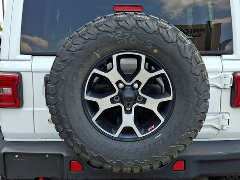 Used 2019 Jeep Wrangler Unlimited Rubicon AWD/4WD image 5