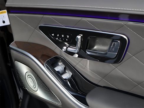 New 2026 Mercedes-Benz S 580 4MATIC Sedan image 18