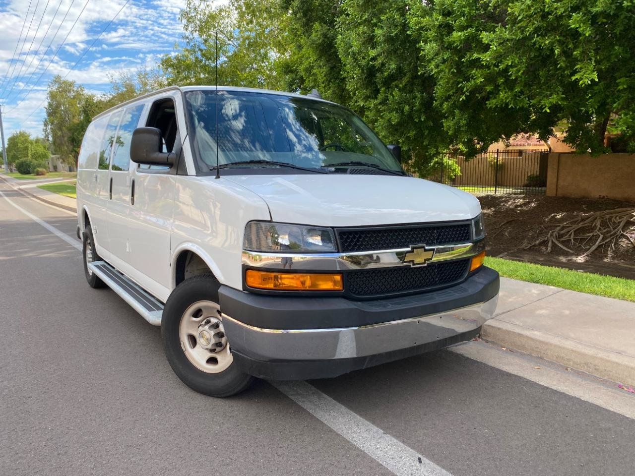 Used 2024 Chevrolet Express 2500 w/ Driver Convenience Package RWD image 4