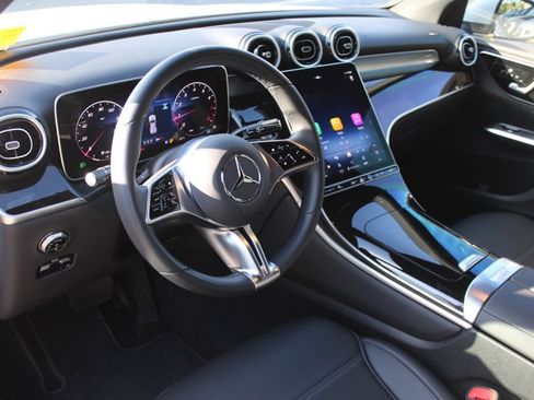 Certified 2025 Mercedes-Benz GLC 300 4MATIC image 4