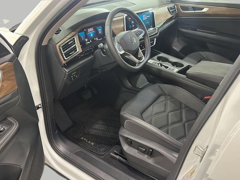 Used 2026 Volkswagen Atlas SE AWD/4WD image 11