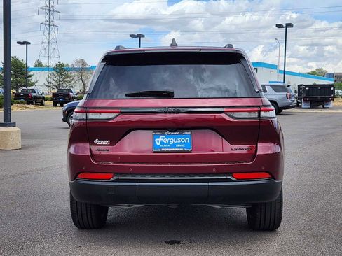 Used 2024 Jeep Grand Cherokee Limited w/ Black Appearance Package AWD/4WD image 12