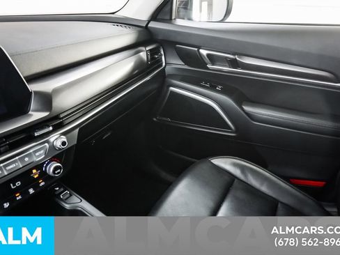 Used 2025 Kia Telluride S FWD image 41