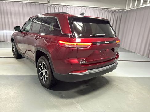 Used 2024 Jeep Grand Cherokee Limited image 5