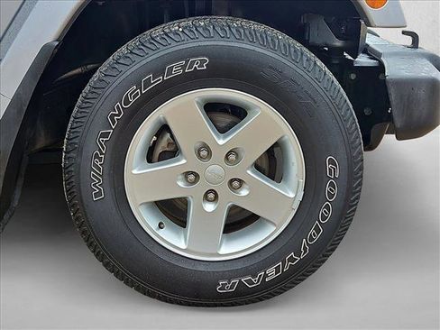 Used 2014 Jeep Wrangler Freedom Edition image 20