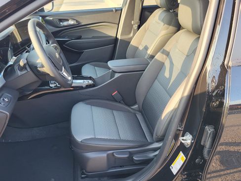 New 2026 Chevrolet Trax LT w/ Driver Confidence Package image 15