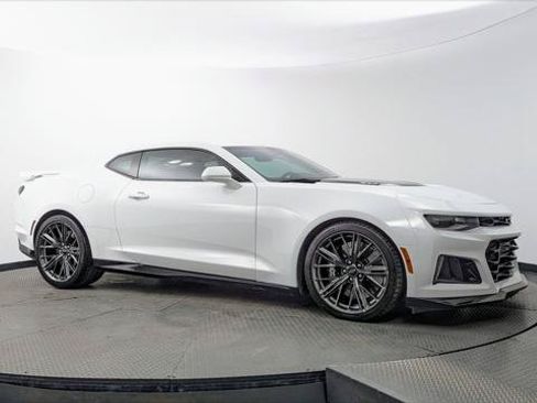 Used 2022 Chevrolet Camaro ZL1 RWD image 11