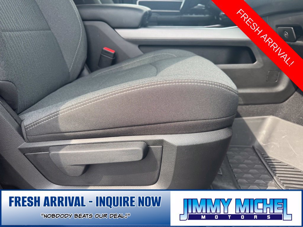 Used 2024 RAM 3500 Big Horn w/ Night Edition AWD/4WD image 17