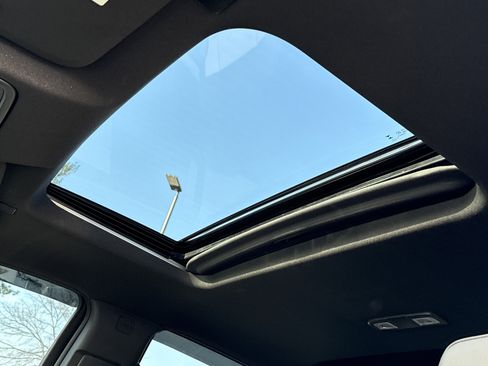 Used 2025 Chevrolet Silverado 2500 ZR2 w/ Technology Package image 49