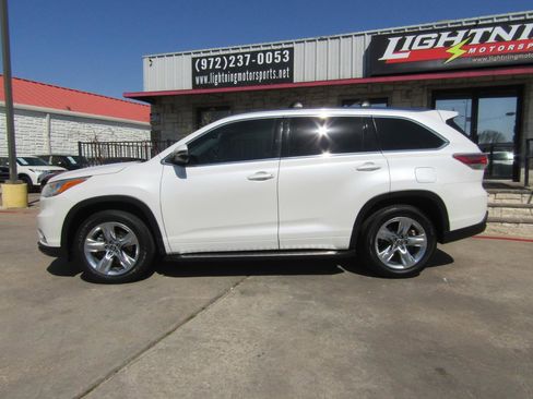 Used 2016 Toyota Highlander Limited Platinum image 2