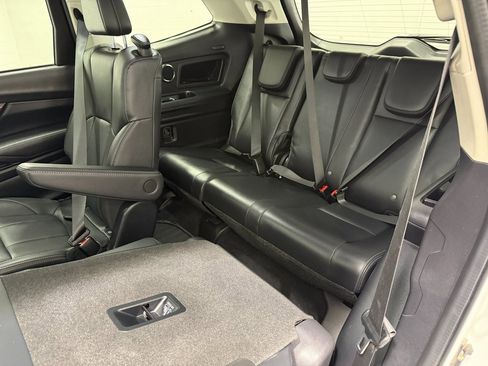 Used 2023 Subaru Ascent Touring image 38