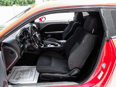 Used 2021 Dodge Challenger R/T RWD image 4
