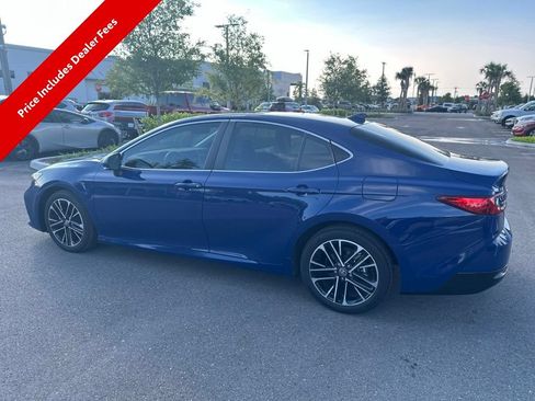 Used 2025 Toyota Camry XLE FWD image 3