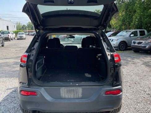 Used 2014 Jeep Cherokee Latitude w/ Cold Weather Group AWD/4WD image 15