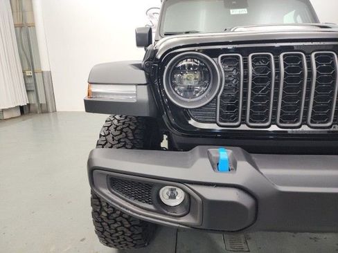 New 2025 Jeep Wrangler Unlimited Rubicon 4xe w/ Convenience Group AWD/4WD image 34