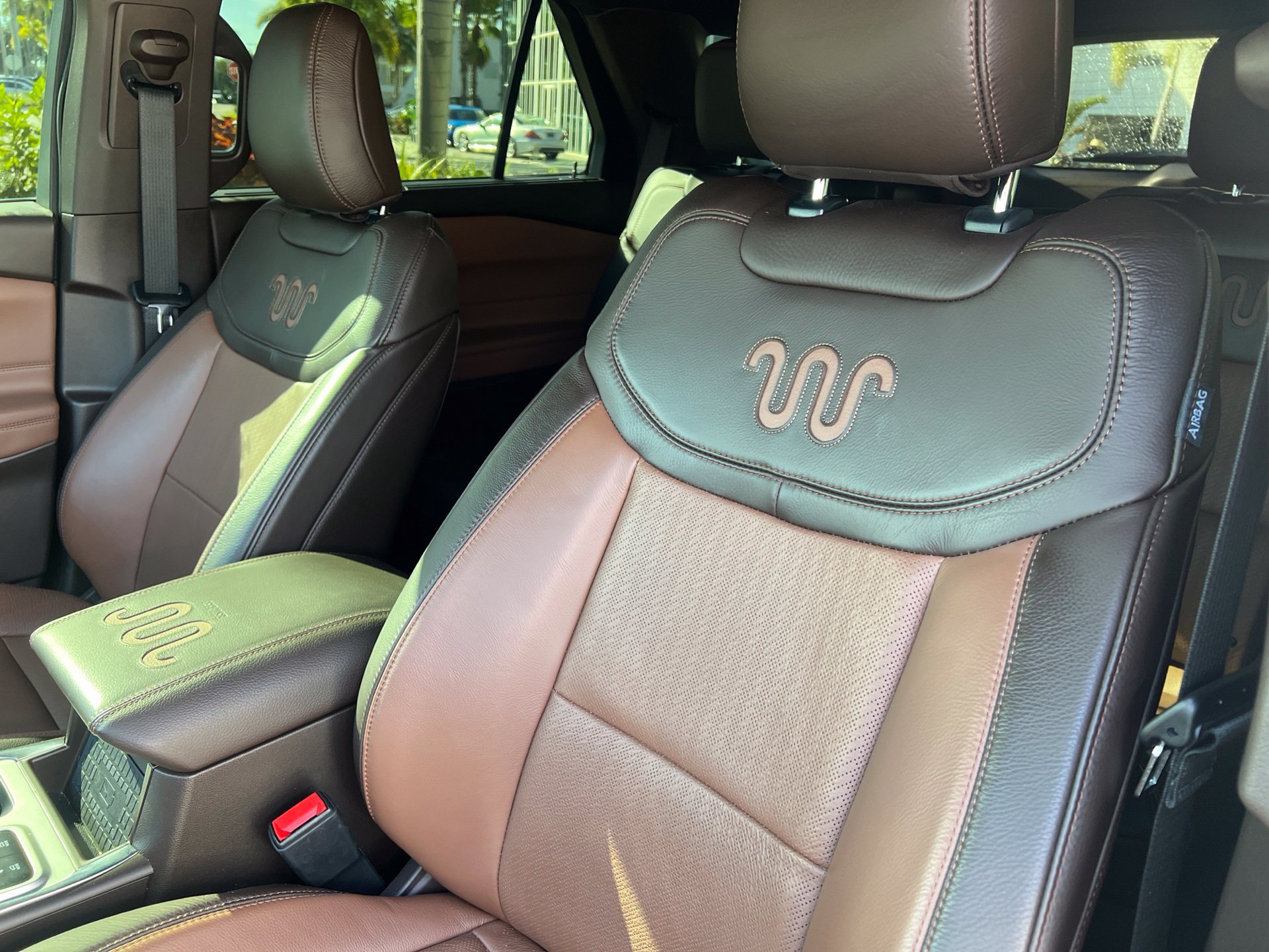 Used 2024 Ford Explorer King Ranch w/ Technology Package RWD image 16