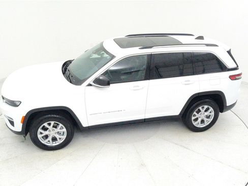 Used 2023 Jeep Grand Cherokee Limited image 36