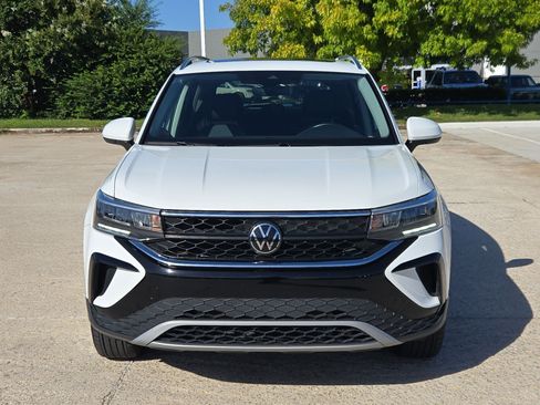 Used 2024 Volkswagen Taos SE AWD/4WD image 10