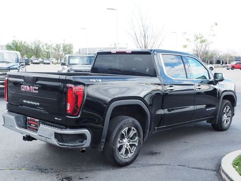 Used 2025 GMC Sierra 1500 SLT AWD/4WD image 4
