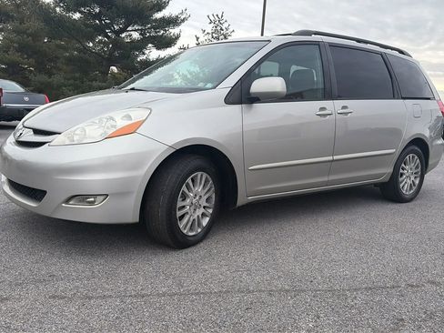 Used 2007 Toyota Sienna XLE Limited image 2