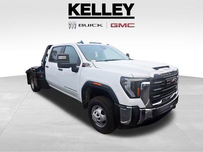New 2025 GMC Sierra 3500 Pro w/ Convenience Package