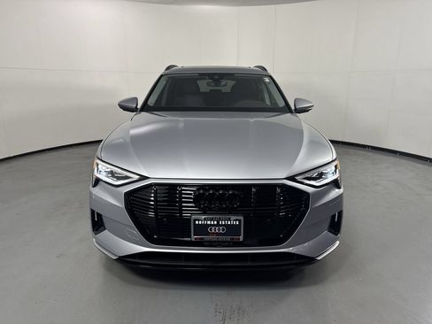 Used 2022 Audi e-tron Premium w/ Convenience Plus Package AWD/4WD image 26