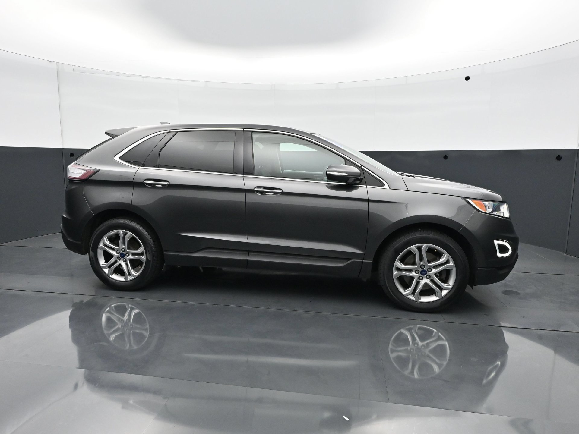 Used 2015 Ford Edge Titanium w/ Equipment Group 301A AWD/4WD image 8