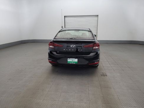 Used 2019 Hyundai Elantra SE w/ Cargo Package FWD image 7