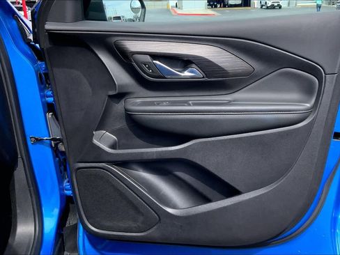 Used 2024 GMC Terrain SLE w/ Elevation Edition image 22