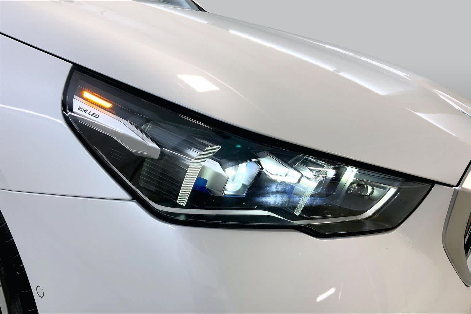 Used 2025 BMW i5 xDrive40 w/ Premium Package AWD/4WD image 27