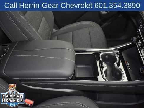 Used 2025 Chevrolet Traverse LT FWD image 28