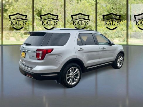 Used 2018 Ford Explorer Limited w/ Equipment Group 301A AWD/4WD image 5