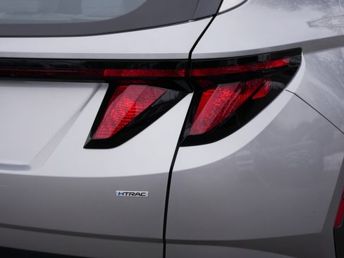 Certified 2025 Hyundai Tucson SE image 17