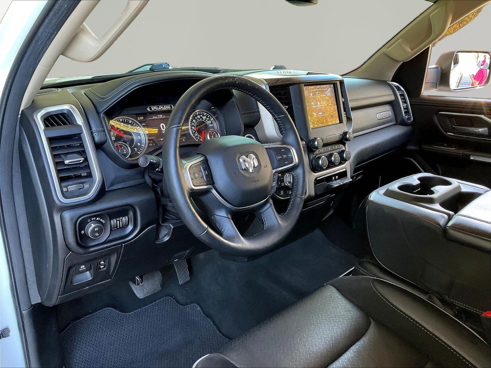 Used 2020 RAM 1500 Laramie w/ Off Road Group AWD/4WD image 18
