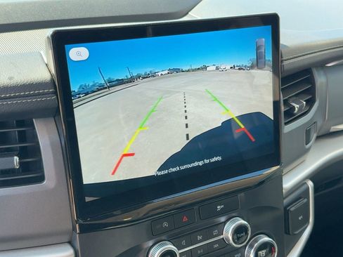 Used 2022 Ford Expedition XLT image 23