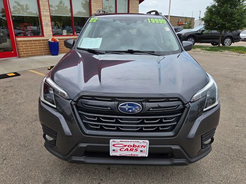 Used 2022 Subaru Forester Premium AWD/4WD image 2