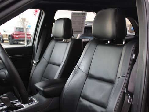 Used 2020 Jeep Grand Cherokee Limited w/ Luxury Group II image 11